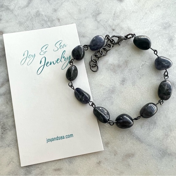 Handmade Tanzanite Gunmetal Crystal Bracelet - Picture 3 of 6